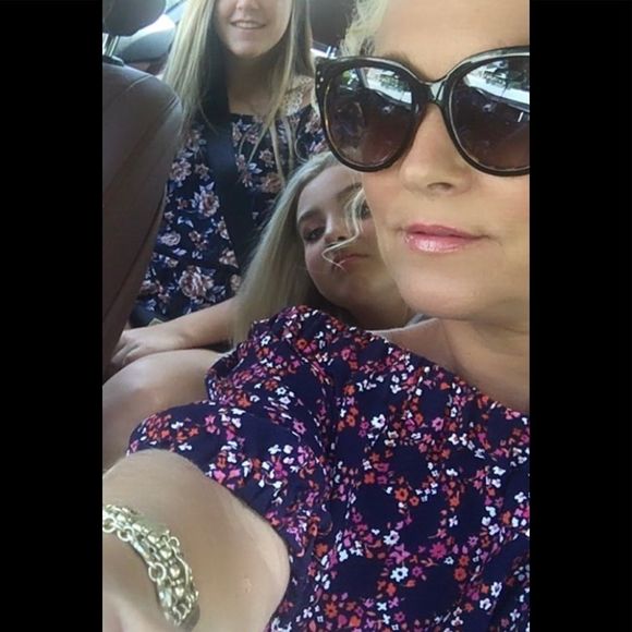 Michael Kors Off The Shoulder Tunic Style Top M 🌸 - Picture 3 of 6